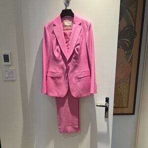 Suit Studio Italian wool hot pink suit size 40R jacket  42 R pants Fully lined